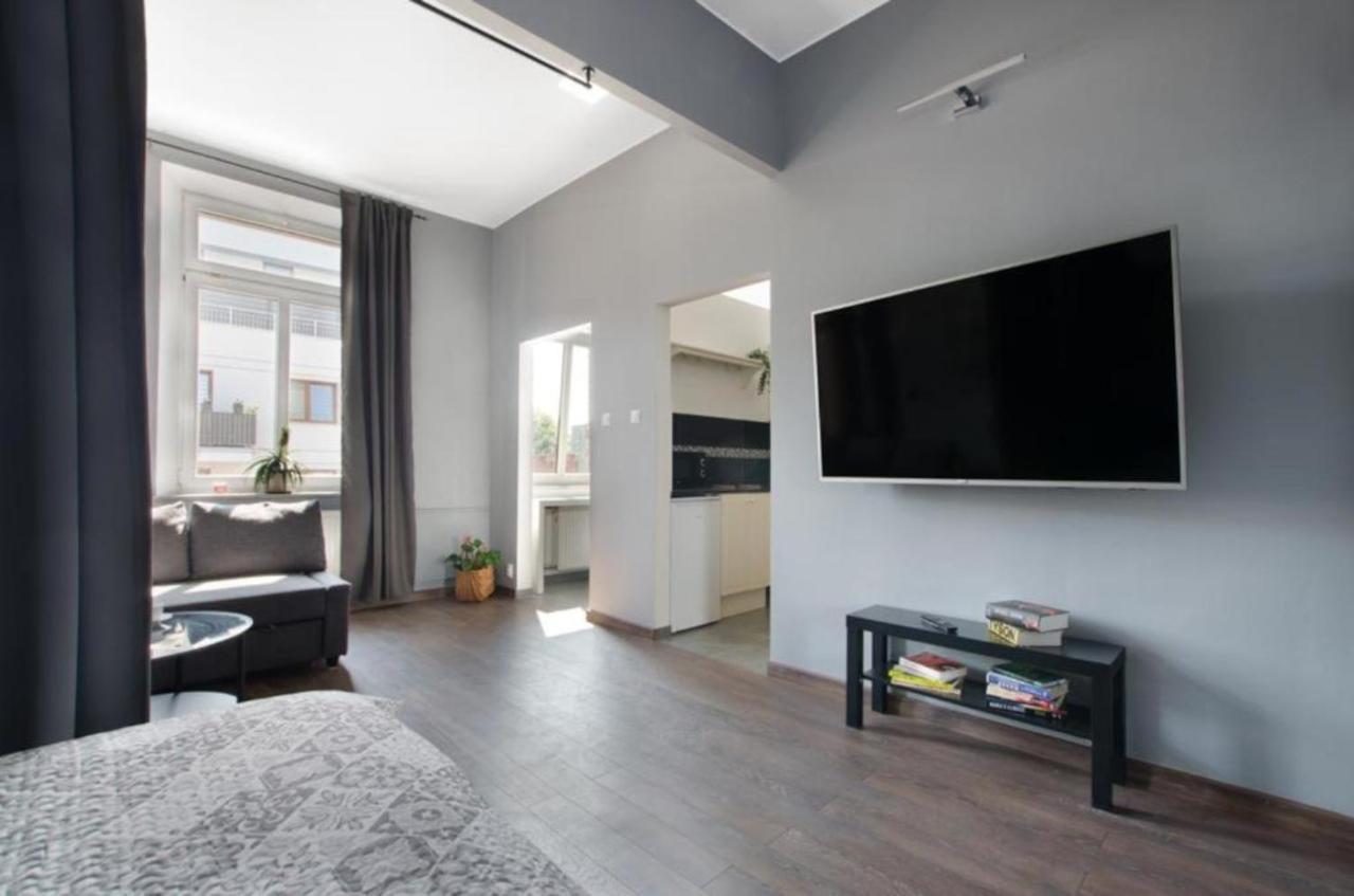 Piekarnia Apartamenty Manufaktura, Parking, Dostep Na Kod, Klima, 1-3 Pokoje, Prywatna Kamienica Лодз Екстериор снимка